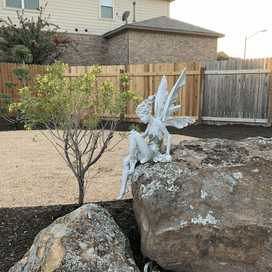 🎁 Sitting Fairy Statue 🎁