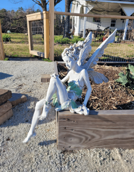 🎁 Sitting Fairy Statue 🎁